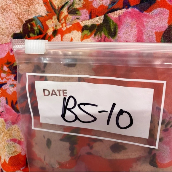 Cabi #5352 Lush Floral Cold Shoulder Blouse M - Picture 11 of 11